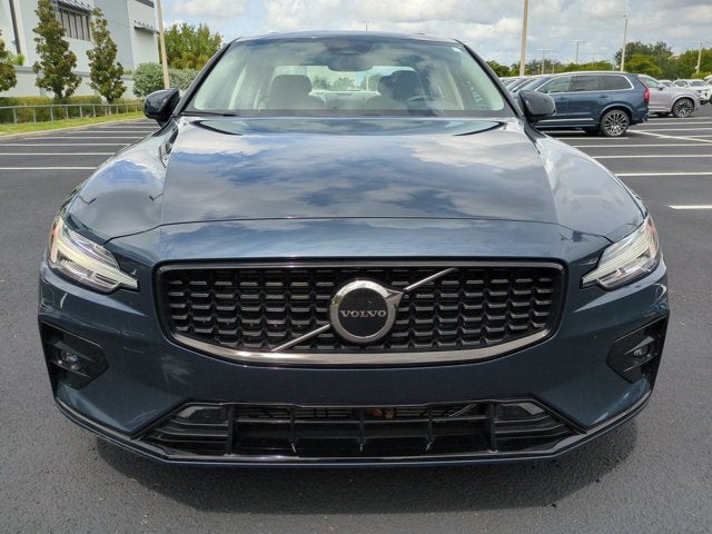 2024 Volvo S60 Core Dark Theme