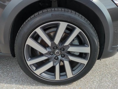 2022 Volvo V90 Cross Country B6