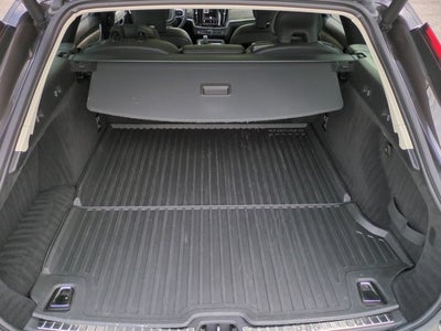 2022 Volvo V90 Cross Country B6
