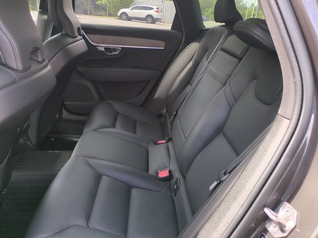 2022 Volvo V90 Cross Country B6