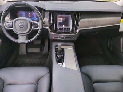 2022 Volvo V90 Cross Country B6