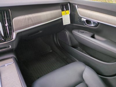 2022 Volvo V90 Cross Country B6