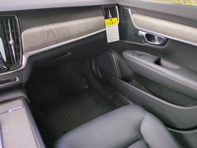 2022 Volvo V90 Cross Country B6