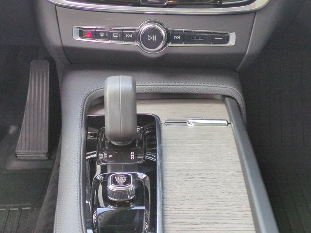 2022 Volvo V90 Cross Country B6