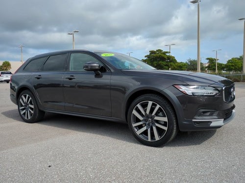 2022 Volvo V90 Cross Country B6