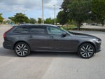 2022 Volvo V90 Cross Country B6