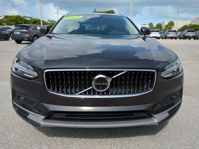 2022 Volvo V90 Cross Country B6
