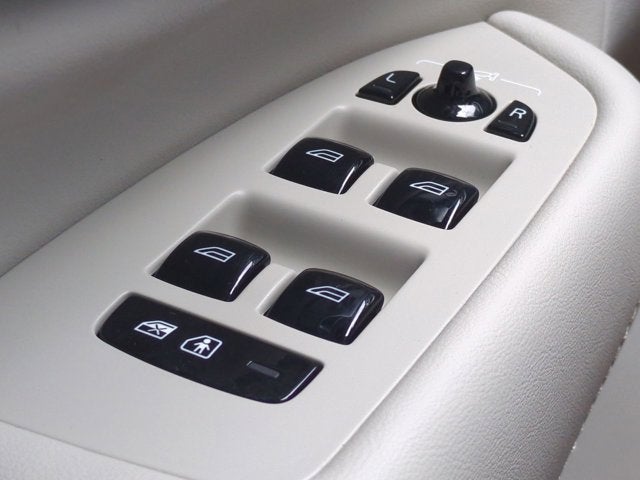 2024 Volvo XC90 Ultimate Bright Theme