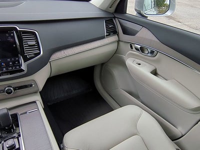 2024 Volvo XC90 Recharge Plug-In Hybrid Plus Bright Theme