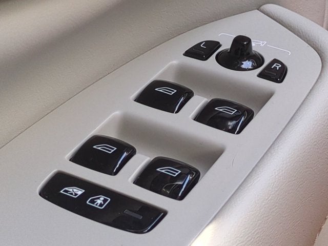 2024 Volvo XC90 Recharge Plug-In Hybrid Plus Bright Theme