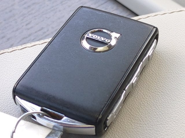 2024 Volvo XC90 Recharge Plug-In Hybrid Plus Bright Theme