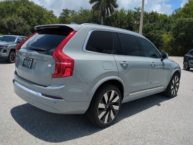 2024 Volvo XC90 Recharge Plug-In Hybrid Plus Bright Theme