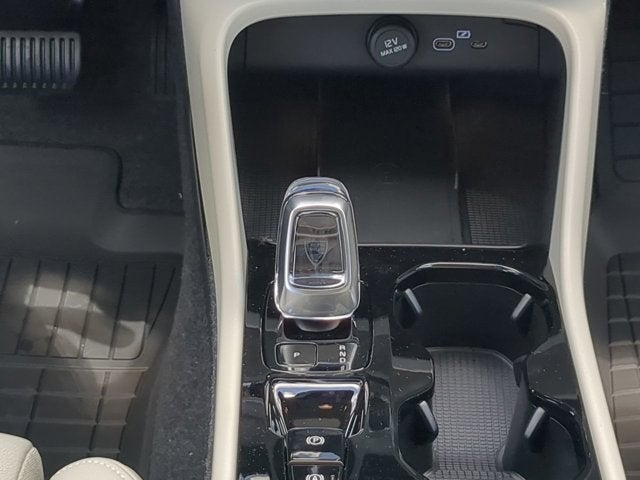 2026 Volvo XC40 Plus