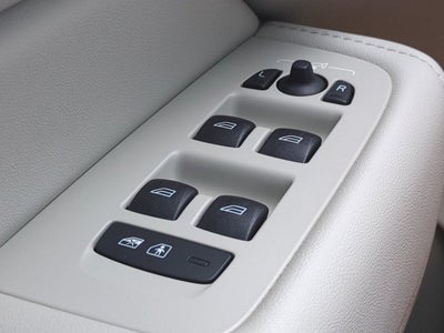 2023 Volvo XC60 Plus Bright Theme