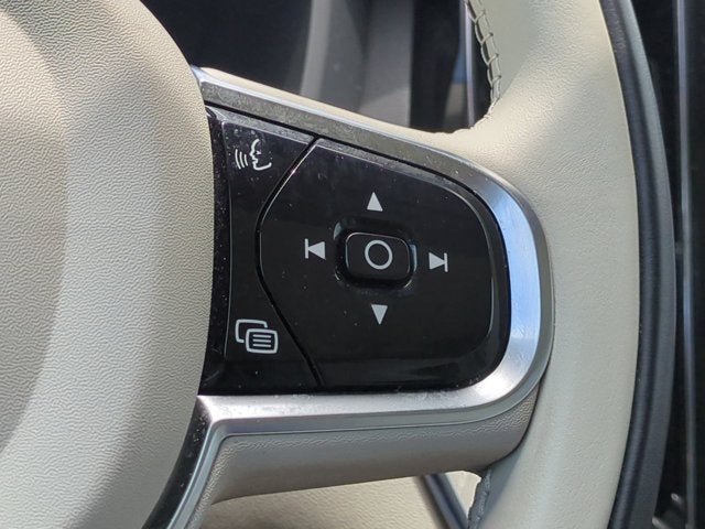 2023 Volvo XC60 Plus Bright Theme