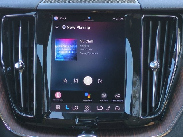 2023 Volvo XC60 Ultimate Bright Theme