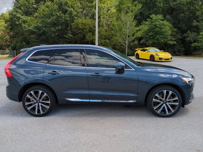 2023 Volvo XC60 Ultimate Bright Theme