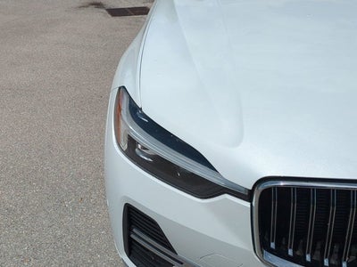 2023 Volvo XC60 Plus Bright Theme