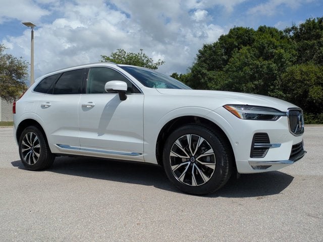 2023 Volvo XC60 Plus Bright Theme