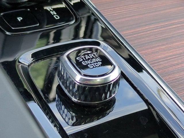 2023 Volvo XC60 Plus Bright Theme