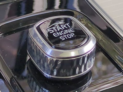 2024 Volvo XC60 Core Dark Theme