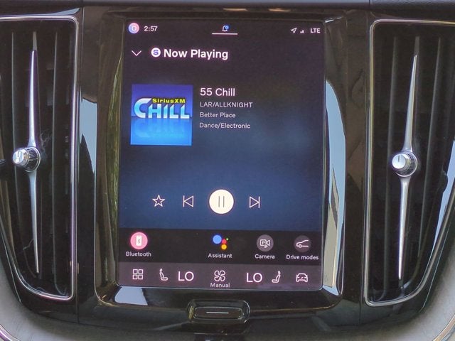 2023 Volvo XC60 Plus Dark Theme