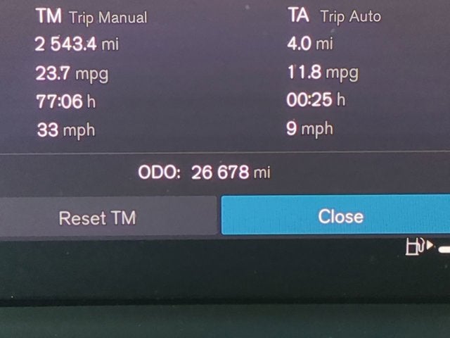 2023 Volvo XC60 Plus Dark Theme