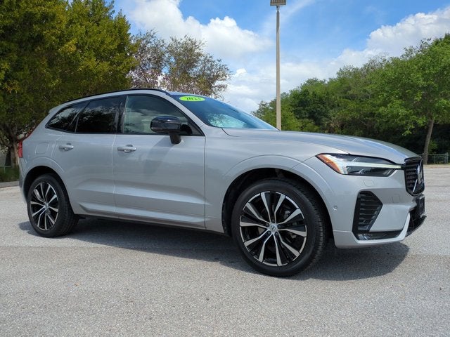 2023 Volvo XC60 Plus Dark Theme