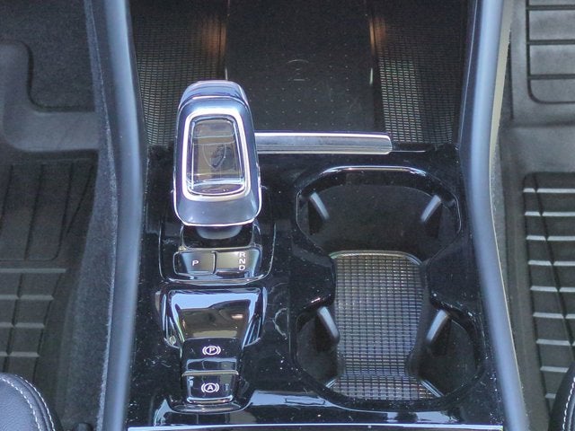 2023 Volvo XC40 Ultimate Bright Theme
