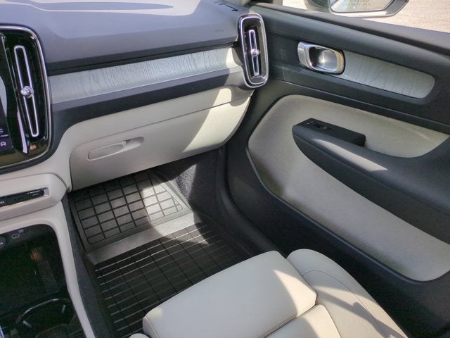 2026 Volvo XC40 Plus