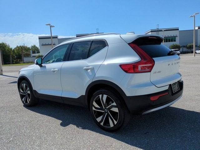 2024 Volvo XC40 Plus Bright Theme