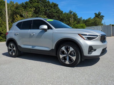 2023 Volvo XC40 Ultimate Bright Theme