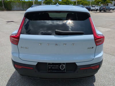 2024 Volvo XC40 Plus Dark Theme
