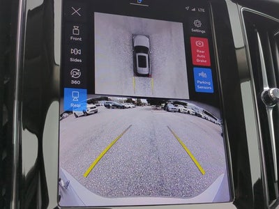 2025 Volvo XC60 Plus