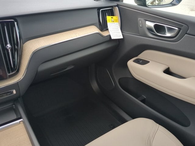 2026 Volvo XC60 Core