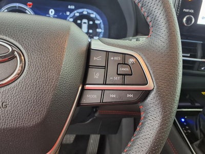 2025 Toyota Sienna XSE 7 Passenger