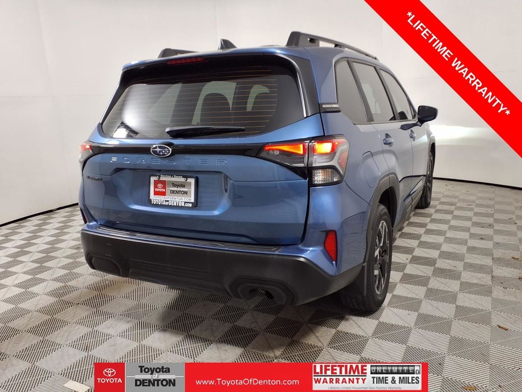 2025 Subaru Forester Base
