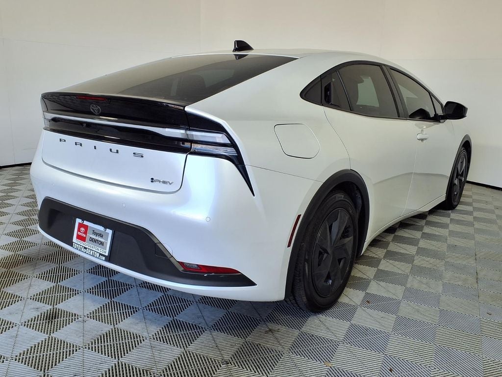 2026 Toyota Prius Plug-In Hybrid SE