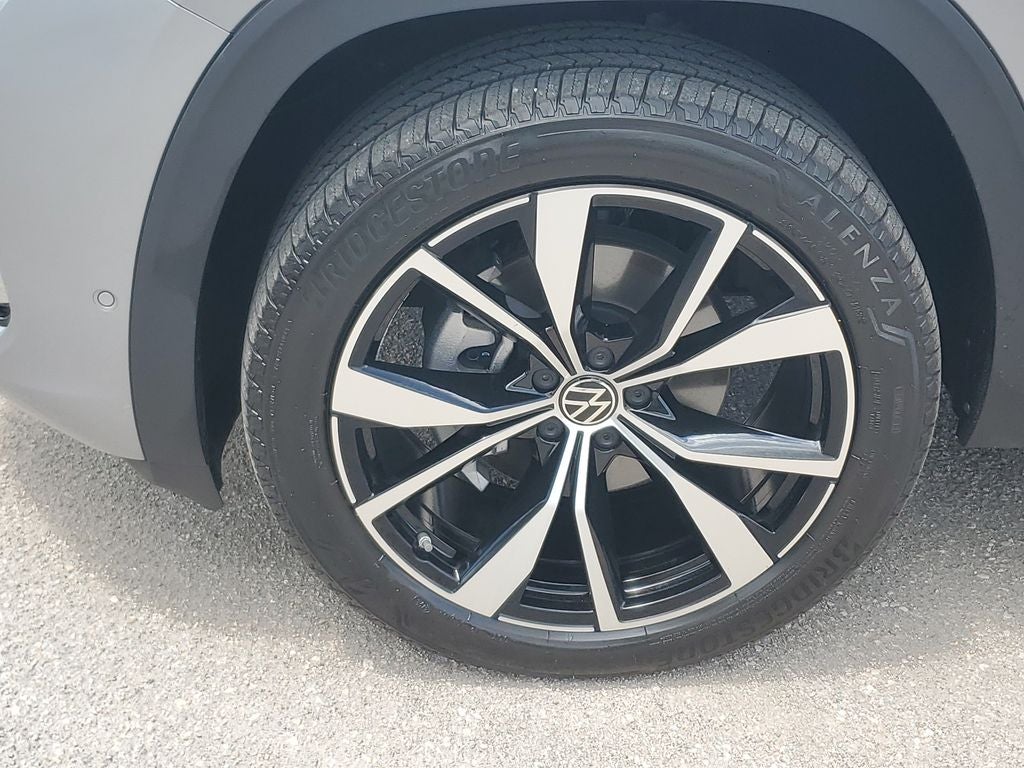 2024 Volkswagen Atlas Cross Sport 2.0T SEL Premium R-Line