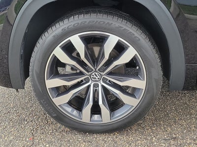 2023 Volkswagen Atlas Cross Sport 3.6L V6 SEL Premium R-Line