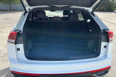 2025 Volkswagen Atlas Cross Sport 2.0T SE w/Technology