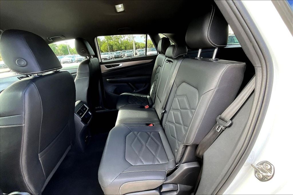 2025 Volkswagen Atlas Cross Sport 2.0T SE w/Technology