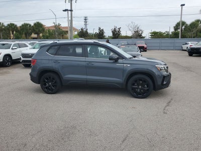 2024 Volkswagen Taos 1.5T SE
