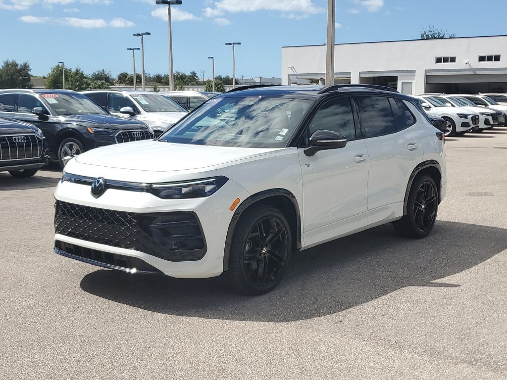 2026 Volkswagen Tiguan SE R-Line Black