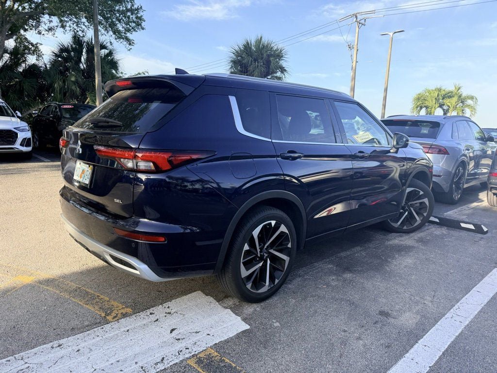 2023 Mitsubishi Outlander SEL