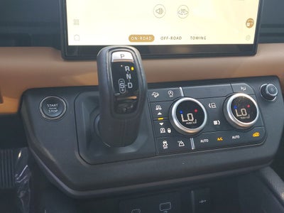 2024 Land Rover Defender 130 X-Dynamic SE