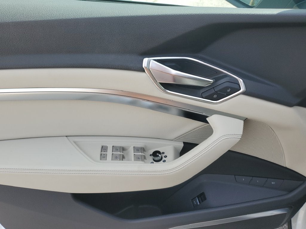 2024 Audi Q8 Sportback e-tron Premium Plus S line quattro