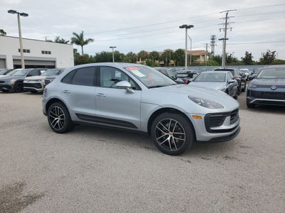 2023 Porsche Macan Base