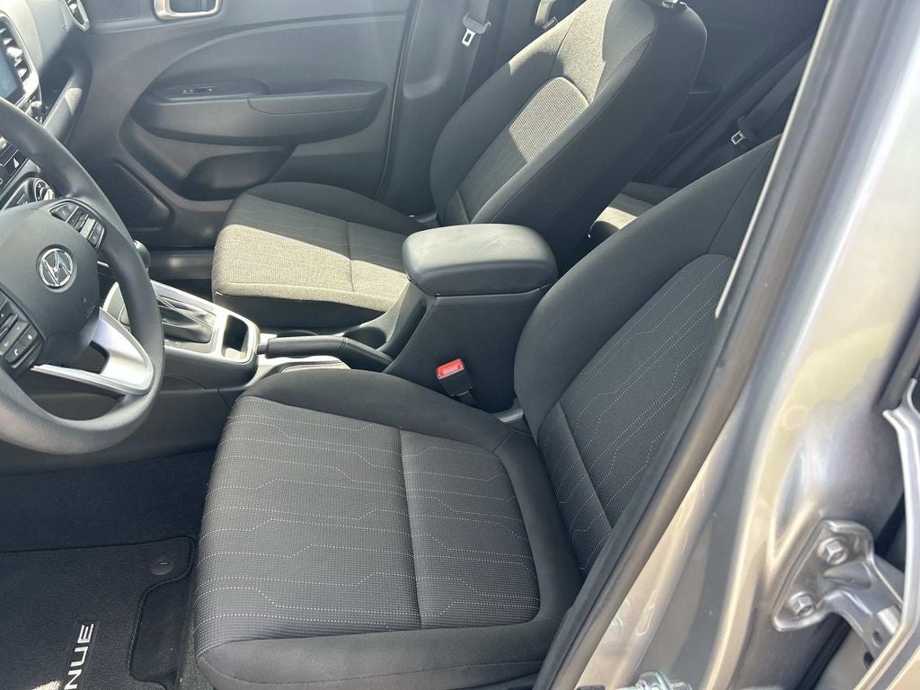 2025 Hyundai Venue SE