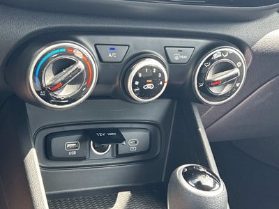 2025 Hyundai Venue SE